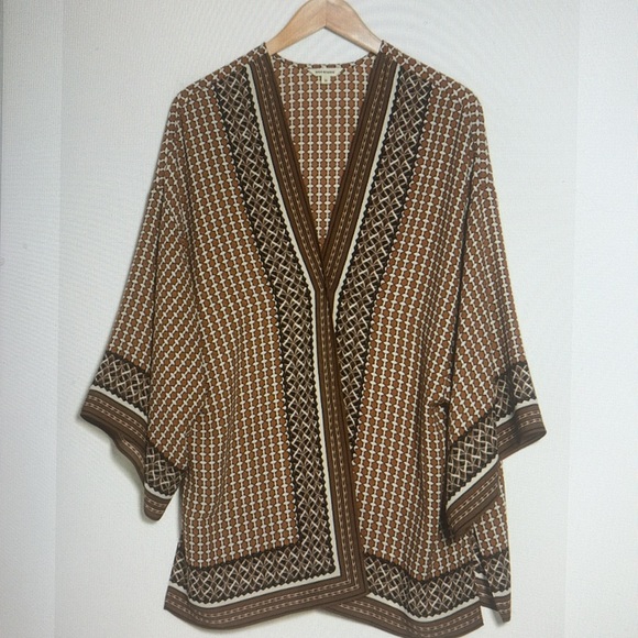 NWT Max Studio Short Sleeve Ruana. plus Size 2X - Picture 3 of 3